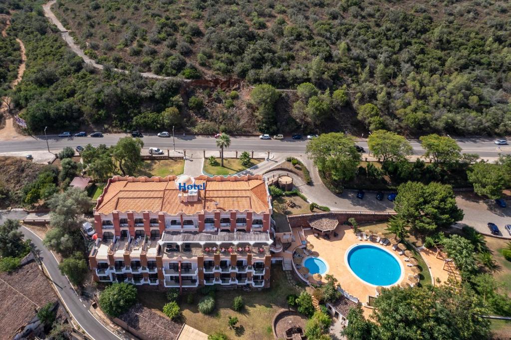 aerial-view-pool-hotel-colina-dos-mouros-silves-algarve