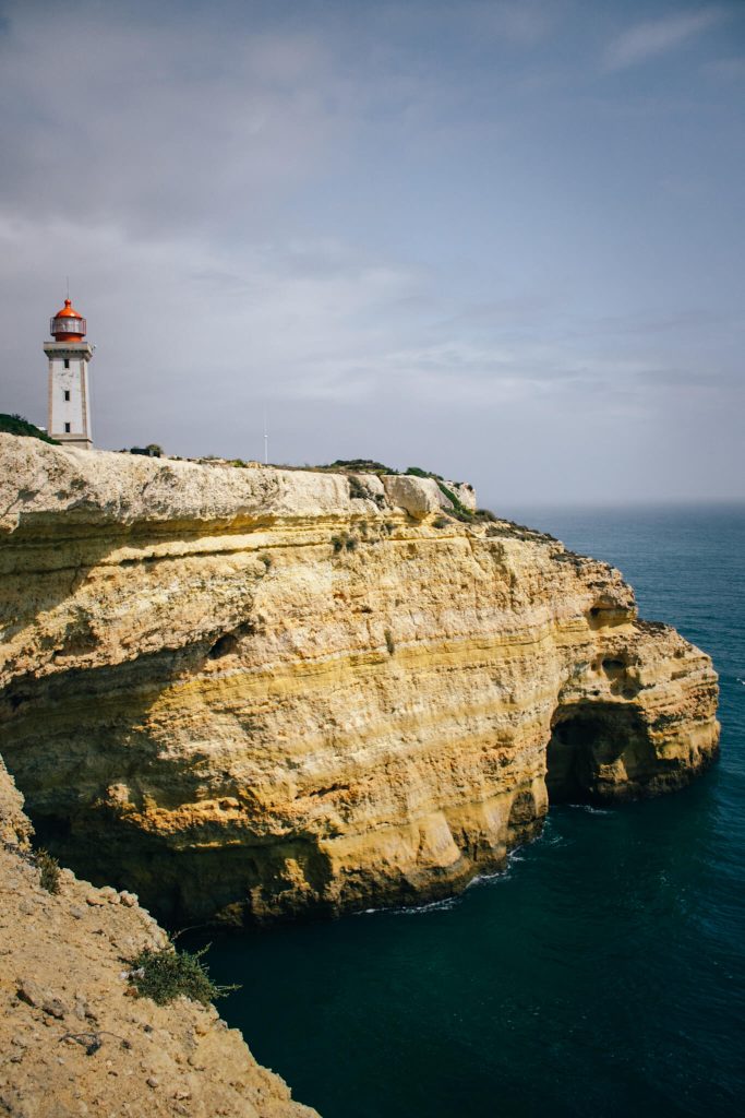 alfanzina-lighthouse-cliffs-carvoeiro-algarve