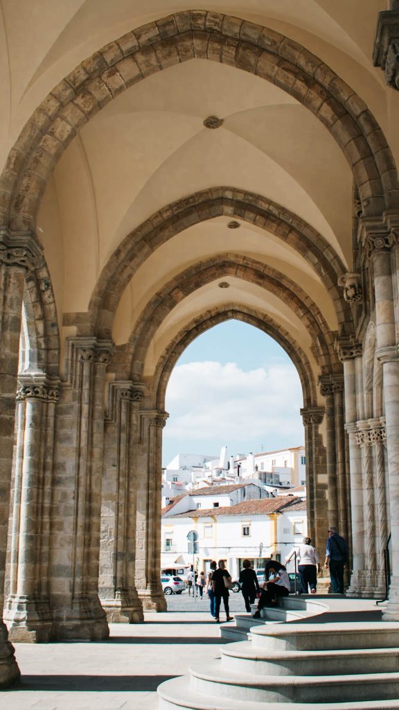 evora-cathedral-entrance-gothic-arches