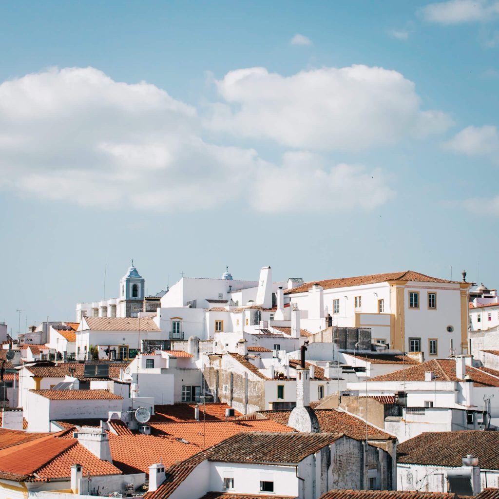 evora-rooftops-cityscape-blue-sky
