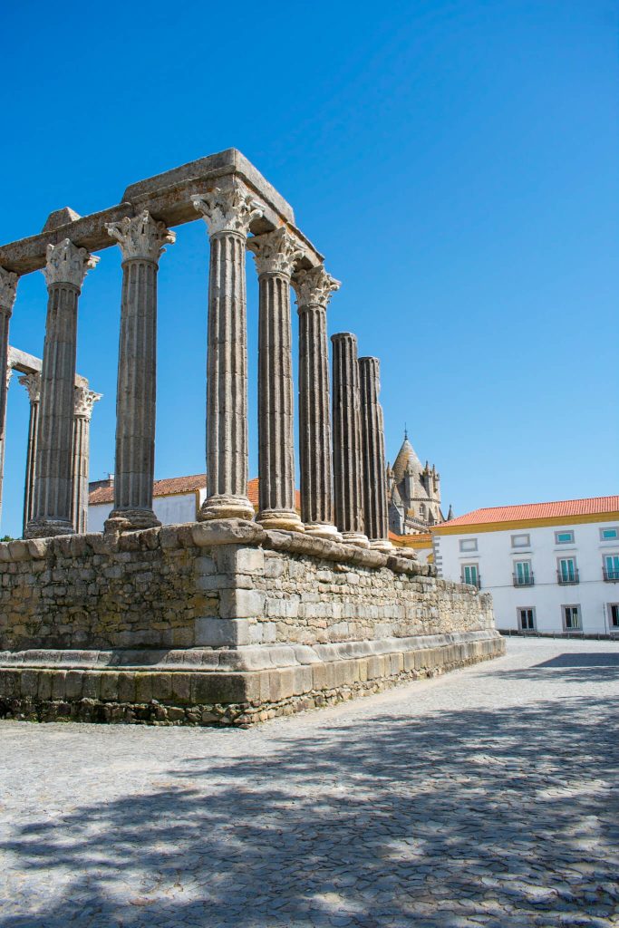 evora-temple-of-diana-corner-view