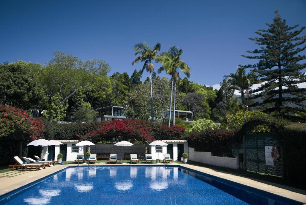 quinta-da-bela-vista-madeira-outdoor-pool-garden-retreat