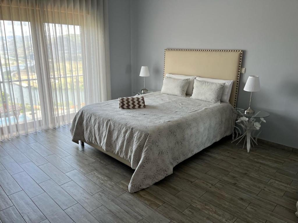 quintapecega-bedroom-douro-portugal