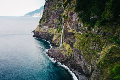 veil-of-the-bride-waterfall-sea-cliffs-madeira