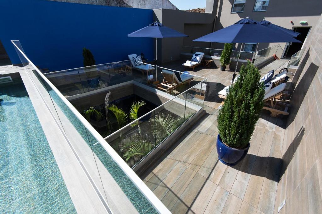 ponta-delgada-sao-miguel-azores-casa-hintze-ribeiro-rooftop-pool-terrace-lifestyle