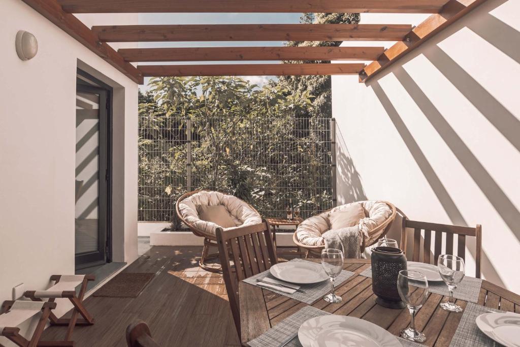 sao-miguel-azores-furnas-villa-private-terrace-lifestyle